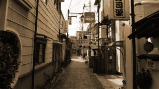 諏訪大社と花火大会で有名な諏訪湖のそばにはその昔遊廓があったらしい