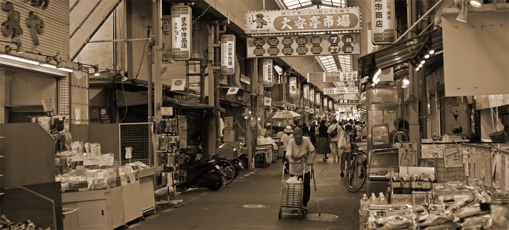 この活気は異常。神戸最強アーケード『大安亭市場』